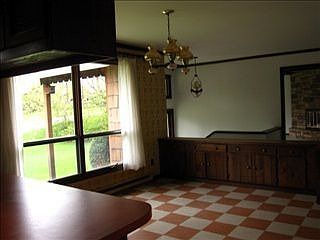4th image of 63 Johnson Ave