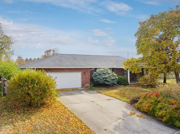 403 Boon Ct, Danvers, IL 61732