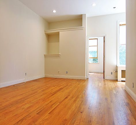 3rd image of 318 W 77th St APT 3B