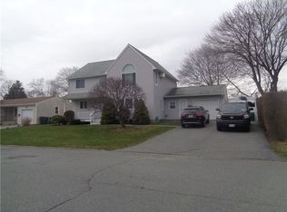 81 Ticonderoga Dr, Warwick, RI 02889