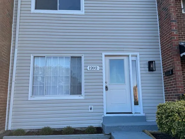 1202 Barnaby Ter SE, Washington, DC 20032