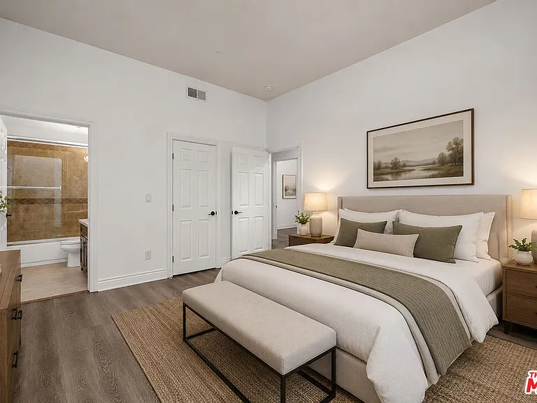 7338 Balboa Blvd #6 — Photo 11