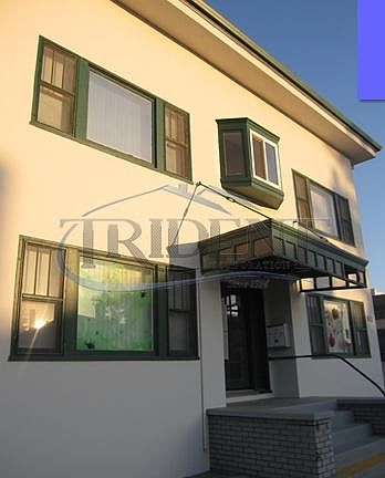 2nd image of 611 E St APT 1