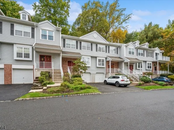 88 Brookside Ln, Mount Arlington Boro, NJ 07856