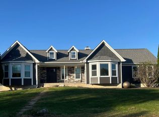 1020 Woodhaven Rd, Howell, MI 48855