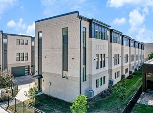 938 12th St, Des Moines, IA 50309