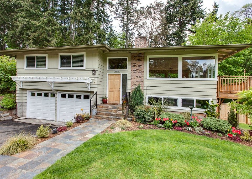 2nd image of 9429 NE Viewcrest Ave
