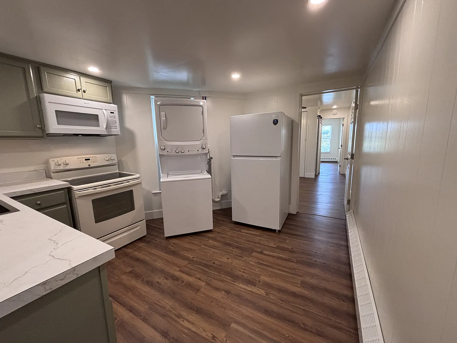 454 W Philadelphia St — Photo 2