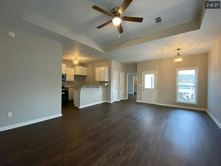 6132 Burbank Crossing Loop — Photo 6