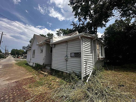 5th image of 313 SW 13th St