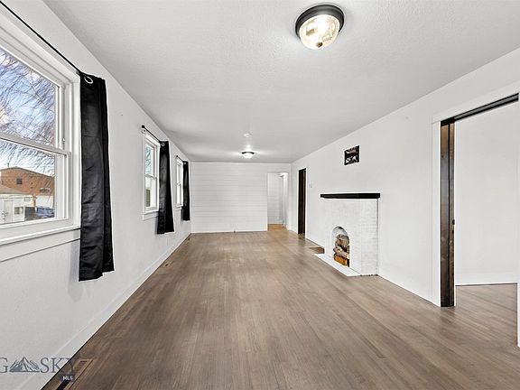 3rd image of 1118 Farrell St