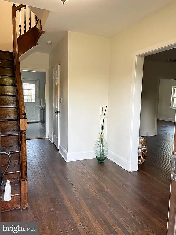 5 bed, 5.0 bath, 2357 sqft, $3,100 — Photo 3