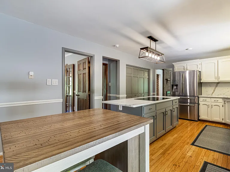 8150 Plowden Dr — Photo 33