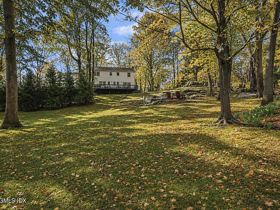 3rd image of 35 Turner Dr