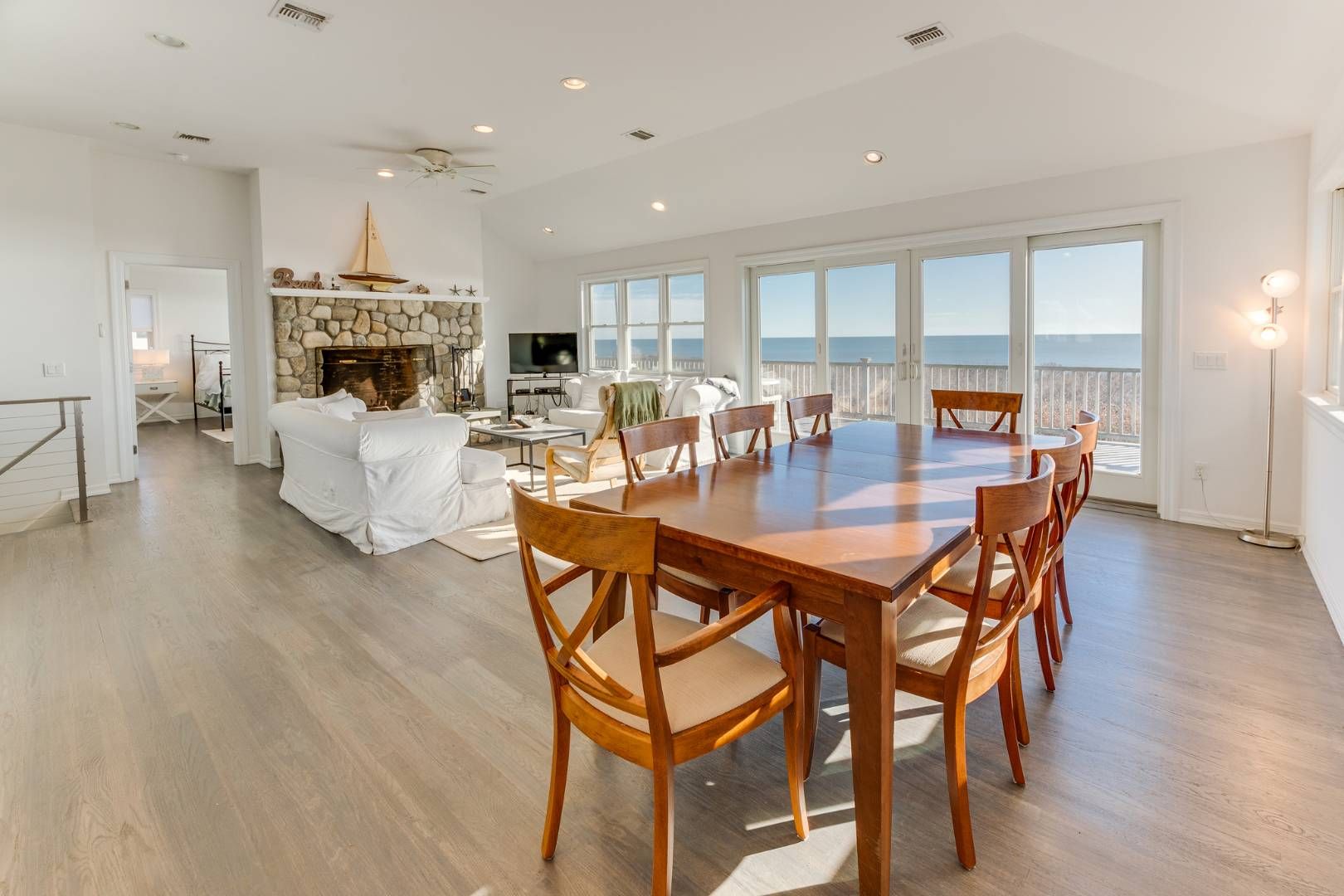  Open Living Area w/ Ocean Views