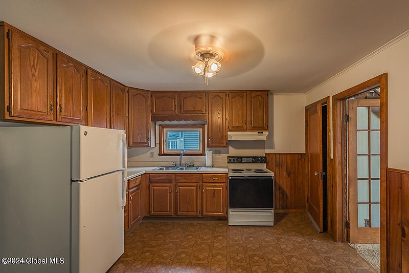 5th image of 1413 Midline Road