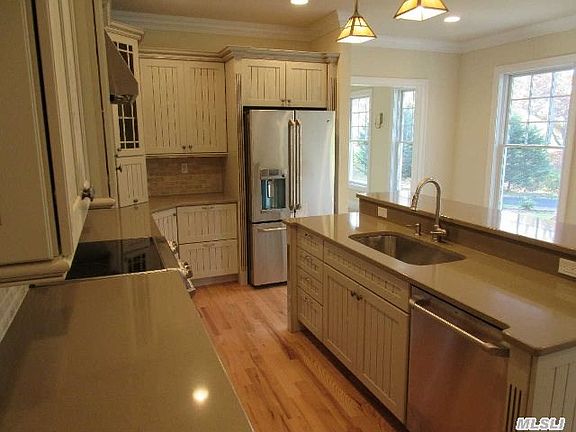 5th image of 33 Brewster Ct