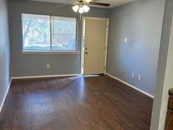 4th image of 406 Kearley Dr