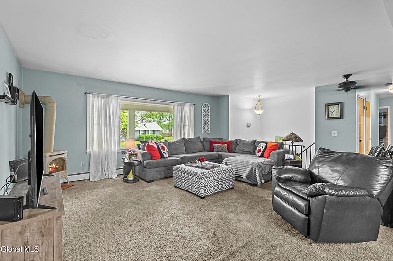 4th image of 3 Elmwood Drive