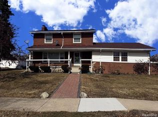 664 Buckingham Ave, Lincoln Park, MI 48146
