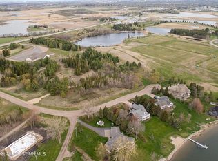 1793-1817 Shoreview Dr, Fergus Falls, MN 56537