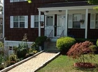 8 Harris Ln, Harrison, NY 10528