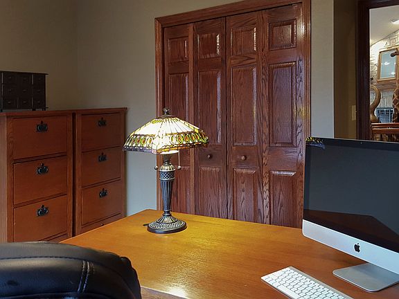 Spare Bedroom / Office