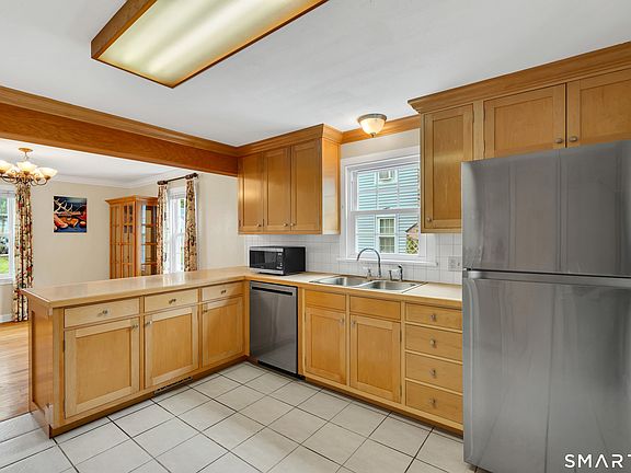 5th image of 28 Huber Avenue