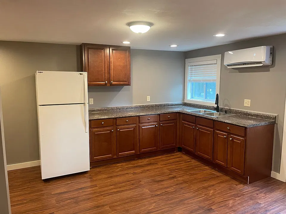 27A Laurel Ln