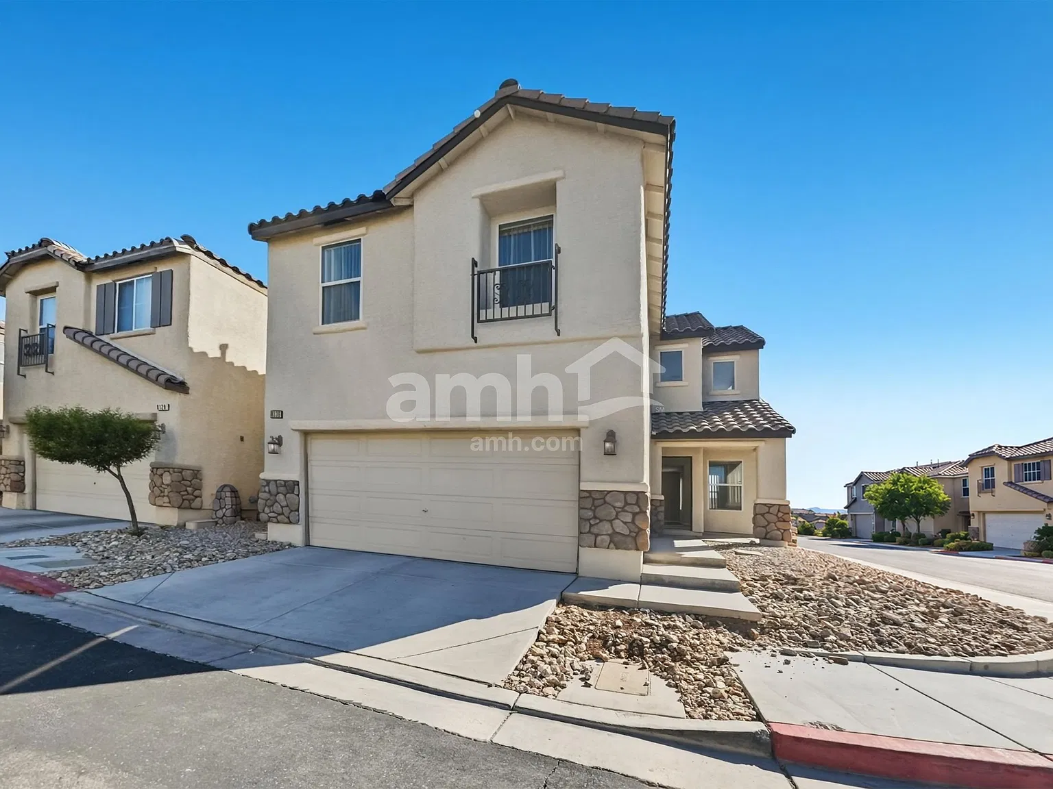 3 bed, 2.5 bath, 1758 sqft, $2,185 — Photo 1