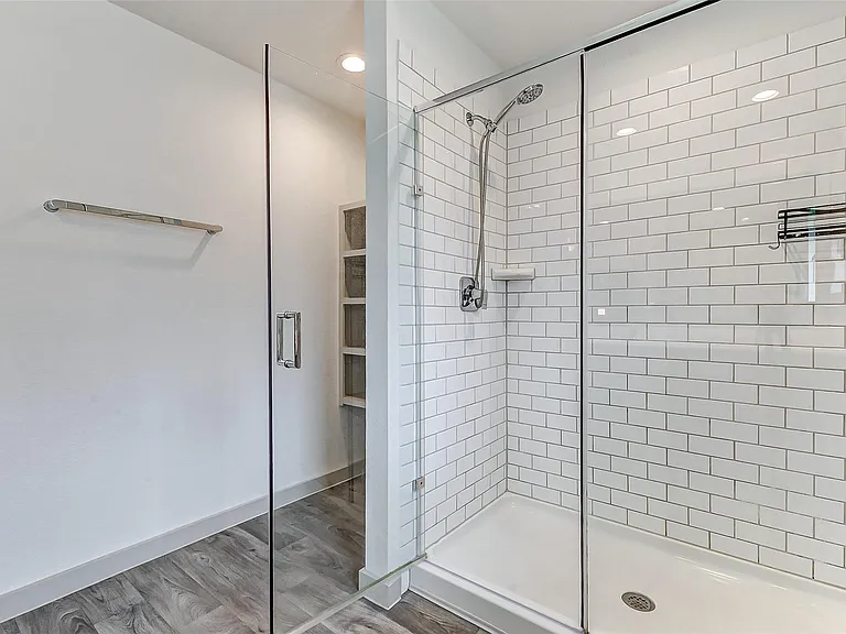 1731 William Scott St — Photo 31