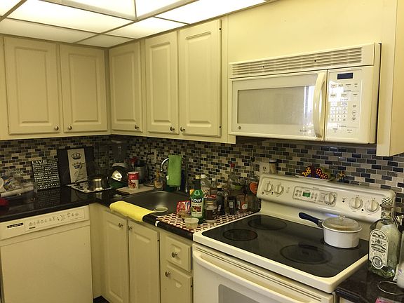 Kitchen - Granite counter