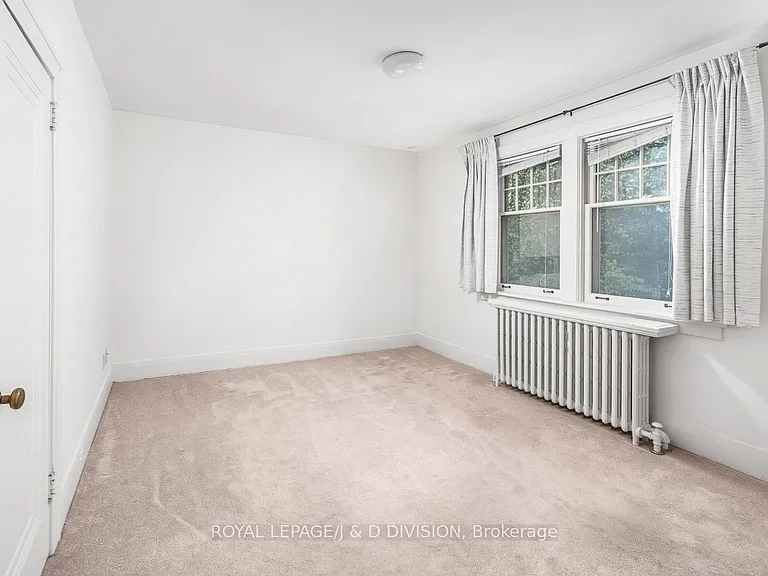 58 Lascelles Blvd — Photo 17