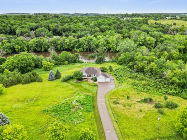 7605 Woodland Trl, Rockford, MN 55373