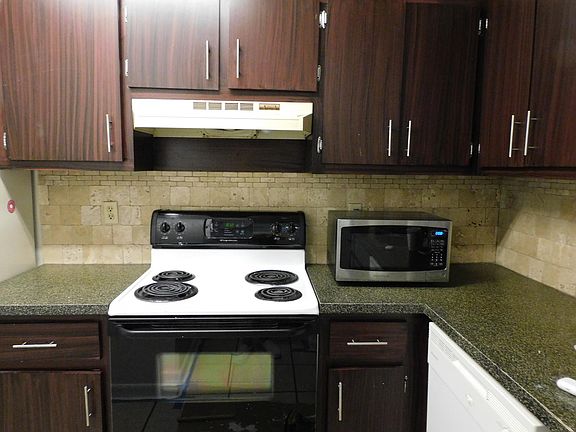 2nd image of 3641 NE 20th Pl #3641
