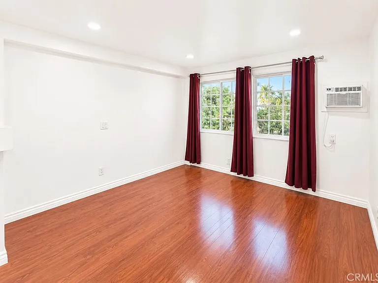 17402 Horst Ave — Photo 8