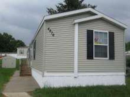1st image of 4876 Eisenhower Dr