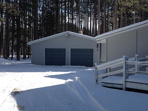 Detached 2 Car Garage!