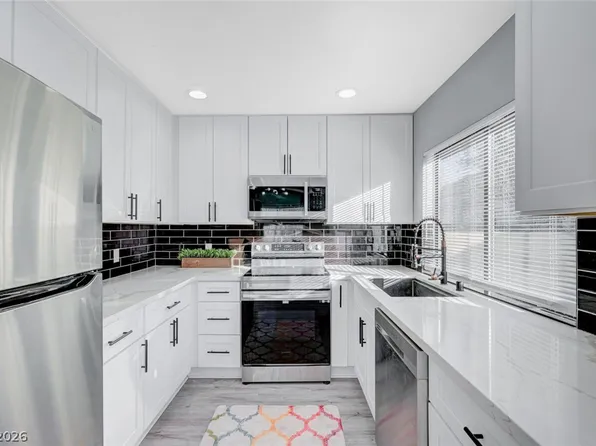1040 Neil Armstrong Cir, Las Vegas, NV 89145
