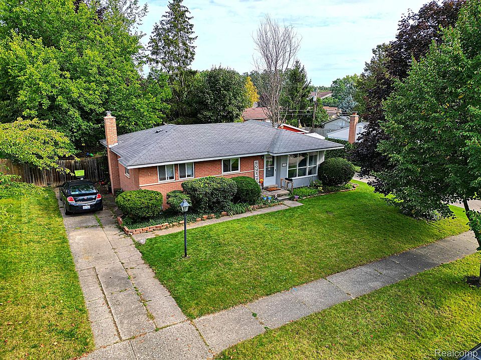 1st image of 738 Panorama Dr