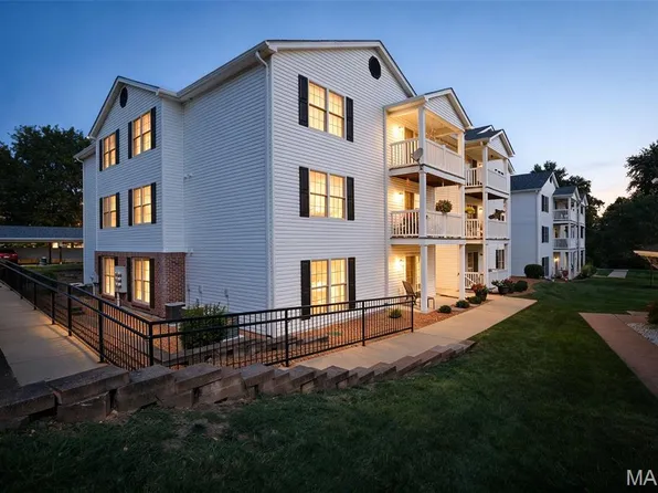 2562 Coppergate Square Dr APT A, Saint Louis, MO 63129
