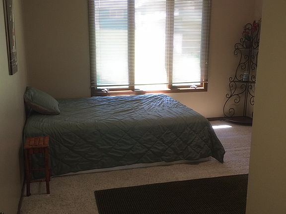 4th image of 586 Maple Creek Dr