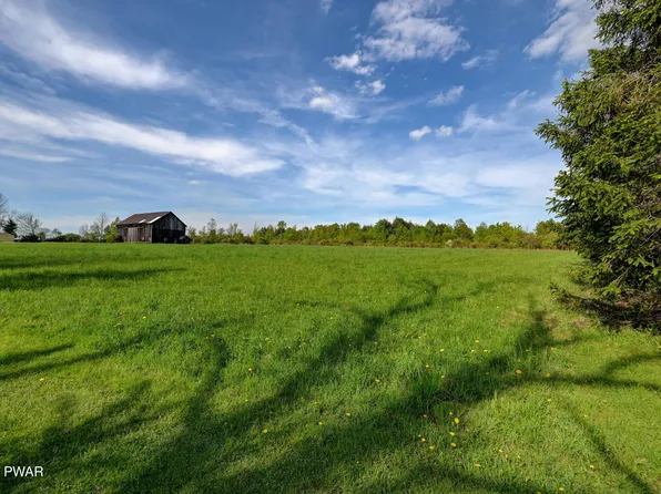 468 Bidwell Hill Rd, Lake Ariel, PA 18436