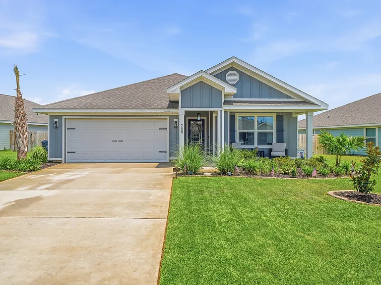 289 Gray Owl Dr W — Photo 1