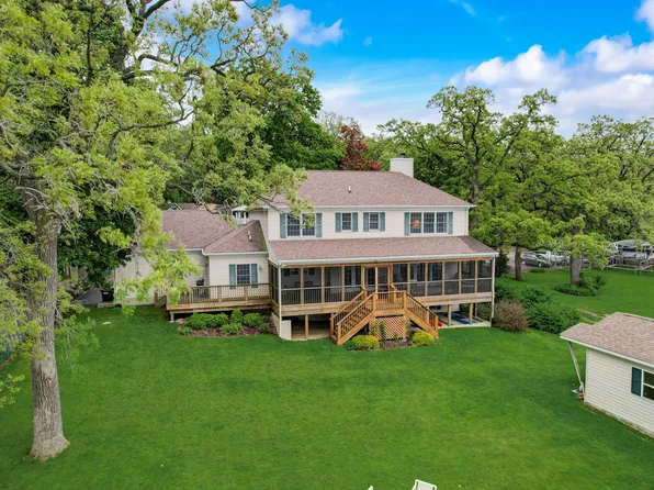 4909 E Lake Shore Dr, Wonder Lake, IL 60097