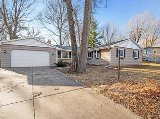 3213 Barbara Ln, Burnsville, MN 55337