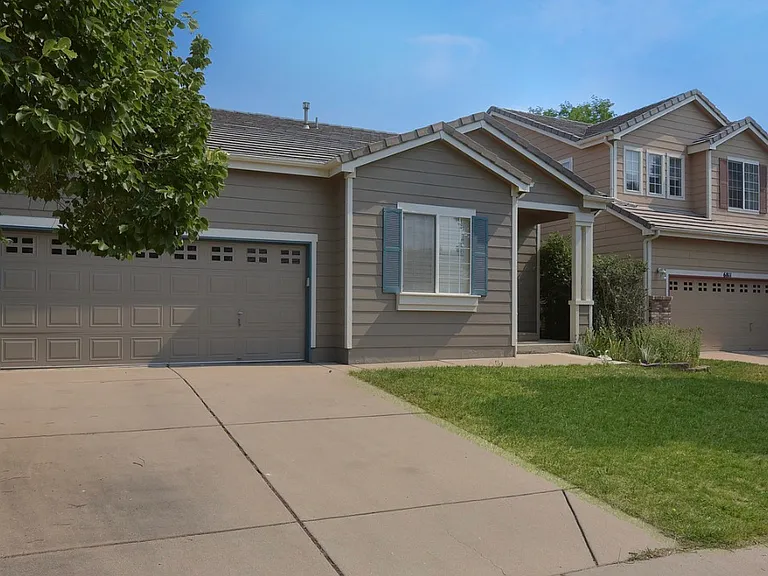 6821 W Remington Pl — Photo 2