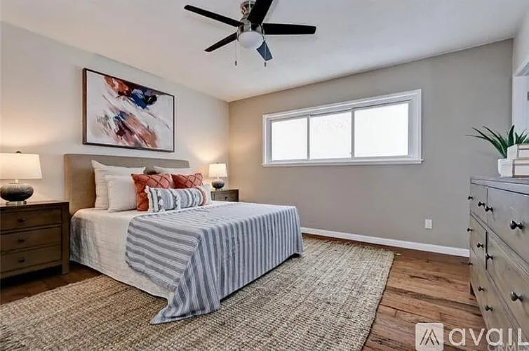 1723 Stanford Ave — Photo 12