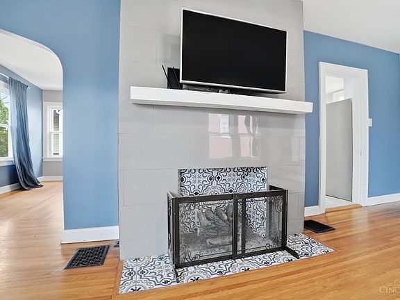 5th image of 3637 Mozart Ave
