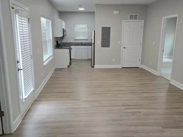 1425 Joy Way Ln, Winston Salem, NC 27101